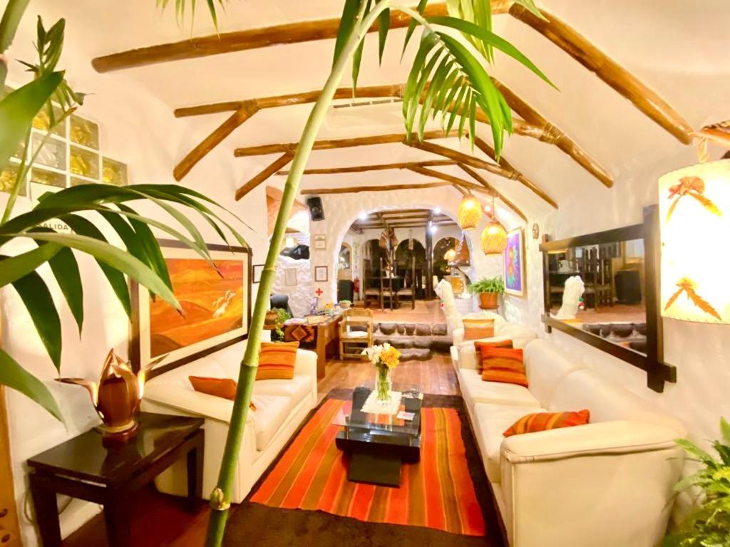 Hostal Madre Tierra กุสโก ภายนอก รูปภาพ