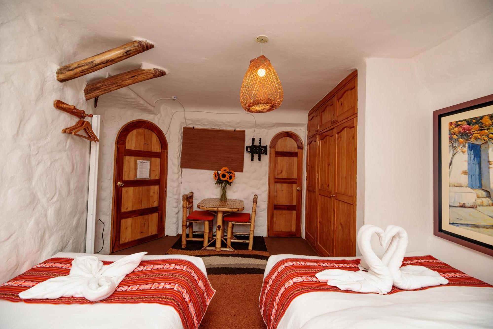 Hostal Madre Tierra กุสโก ภายนอก รูปภาพ